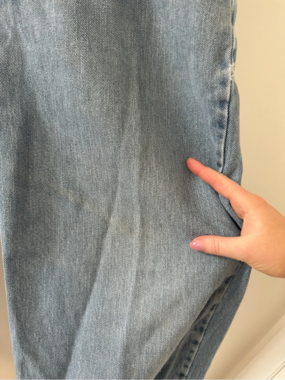 Levi's Women’s/Men's Light Blue Relaxed Straight Jeans